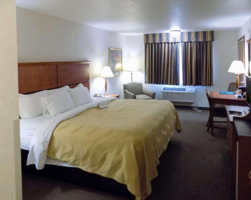 Quality Inn Pierre-Fort Pierre image