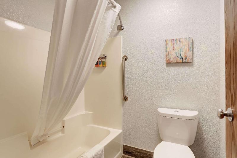 Quality Inn Pierre-Fort Pierre image