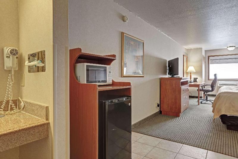 Quality Inn Pierre-Fort Pierre image