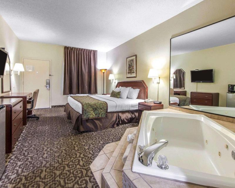 Quality Inn Downtown image