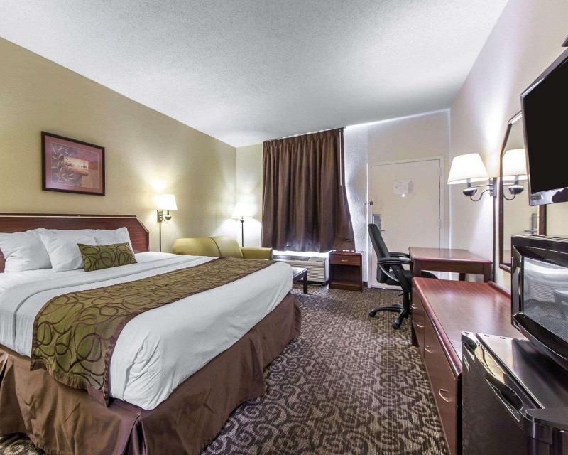 Quality Inn Downtown image