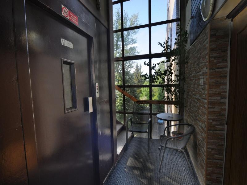 Hotel Bohemians image