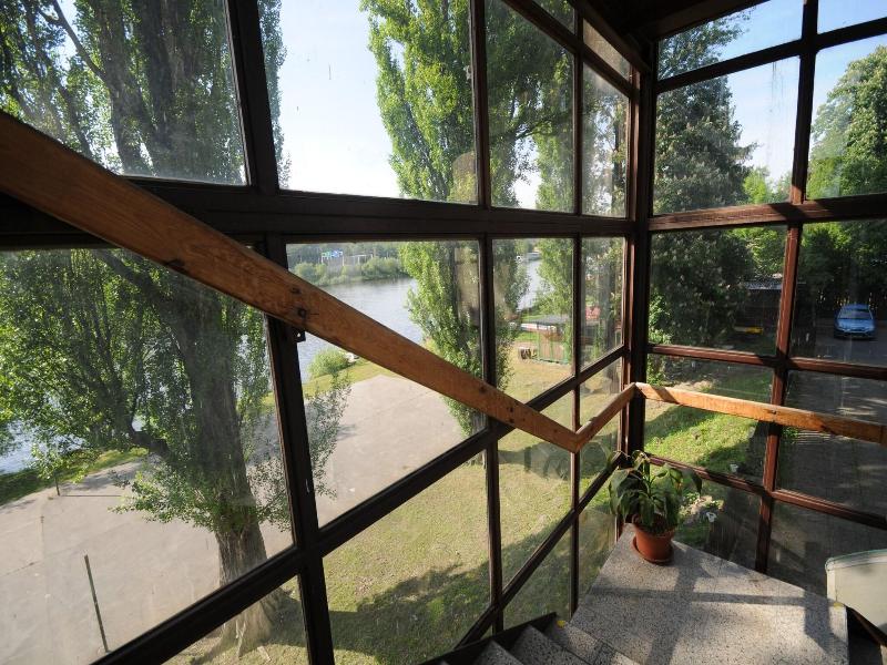 Hotel Bohemians image