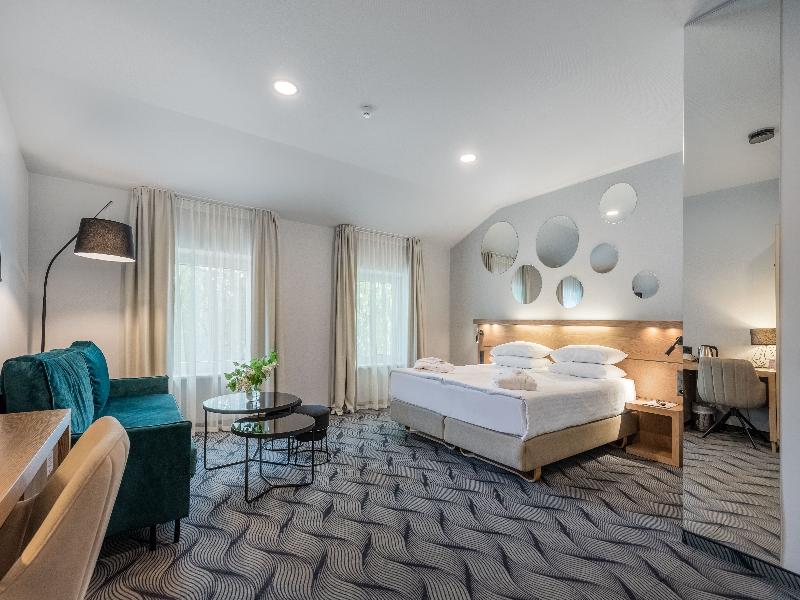 CITY HOTELS - ALGIRDAS image