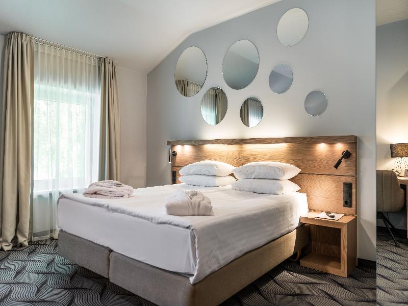 CITY HOTELS - ALGIRDAS image
