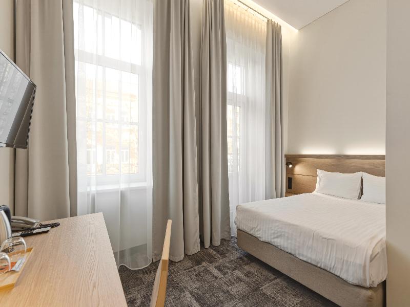 CITY HOTELS - ALGIRDAS image