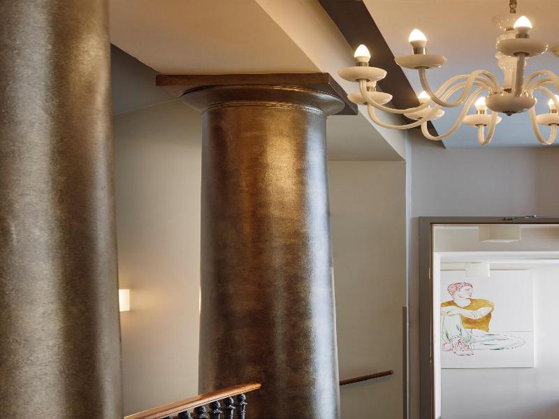 The Icon Hotel & Lounge image