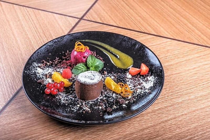Restaurant & Design Hotel Noem Arch image