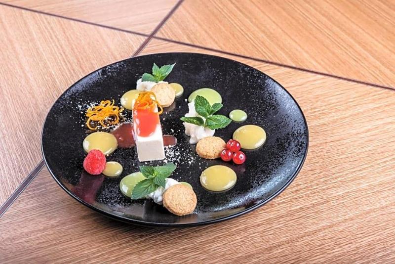 Restaurant & Design Hotel Noem Arch image