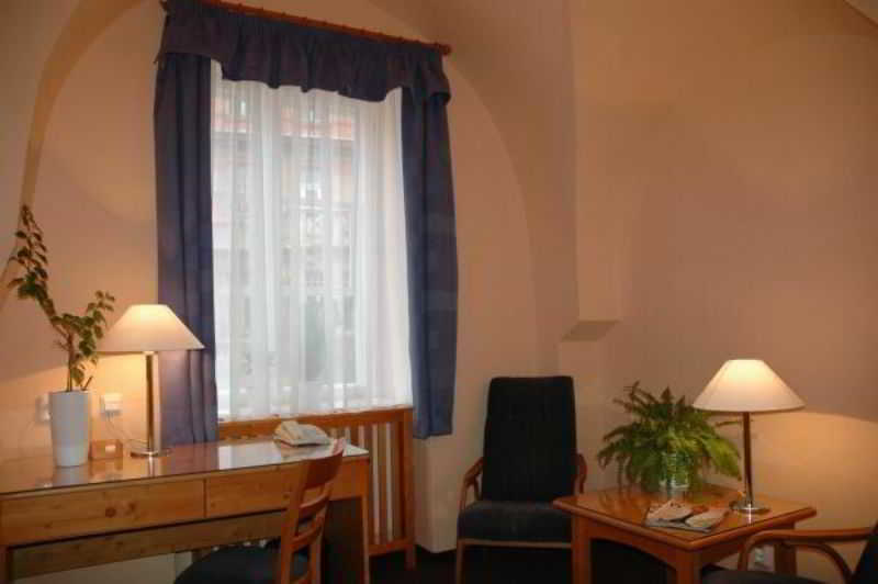 Hotel Zatkuv Dum image