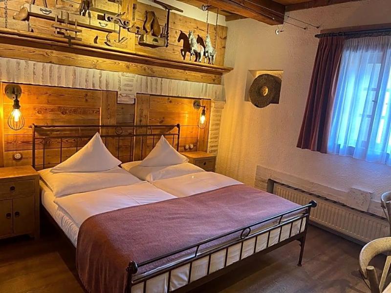 Romantik Hotel U Raka image