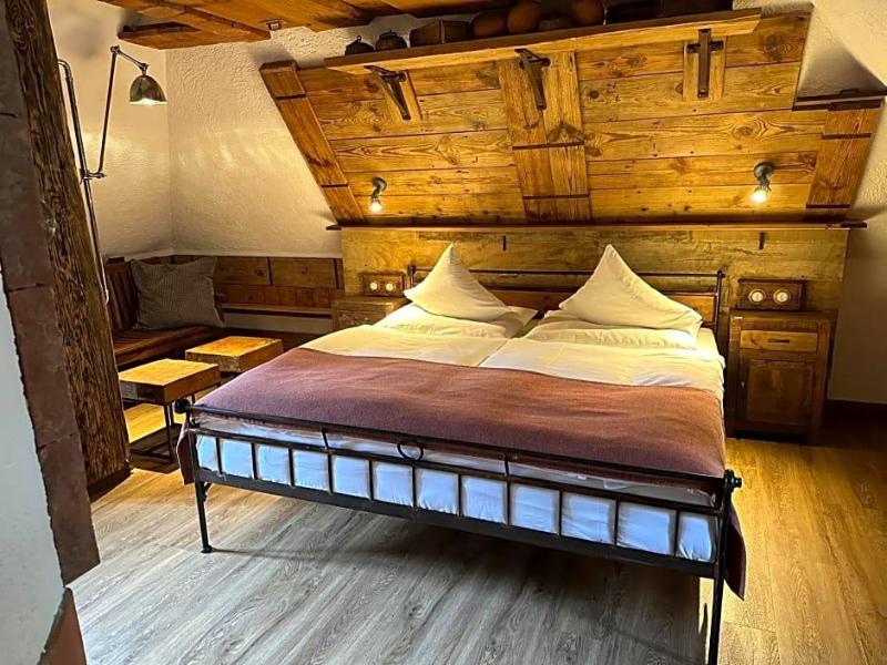 Romantik Hotel U Raka image