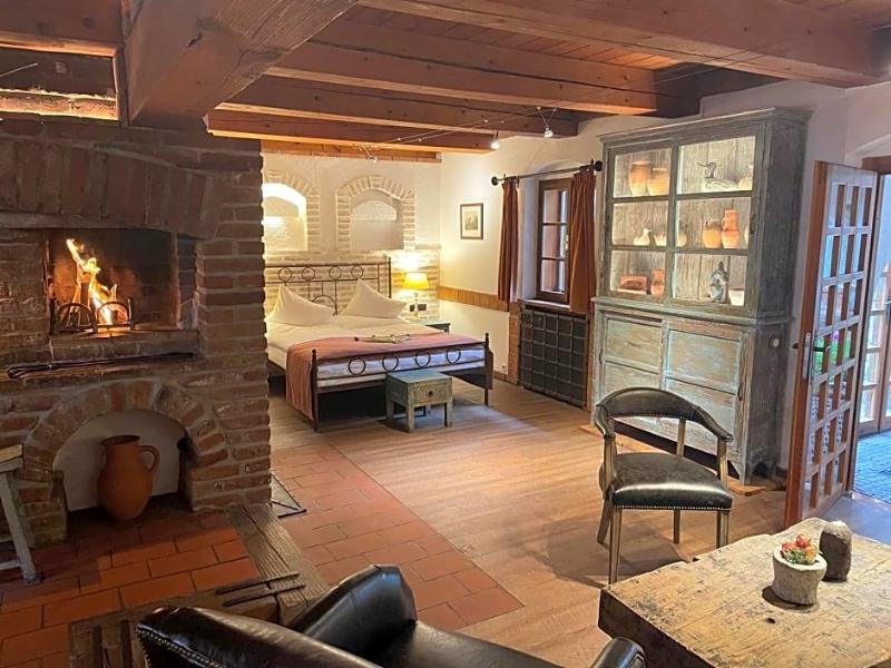 Romantik Hotel U Raka image