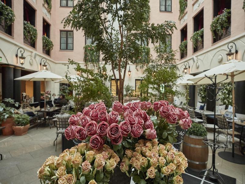 MJ'S Hotel image