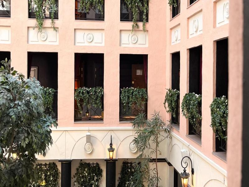 MJ'S Hotel image