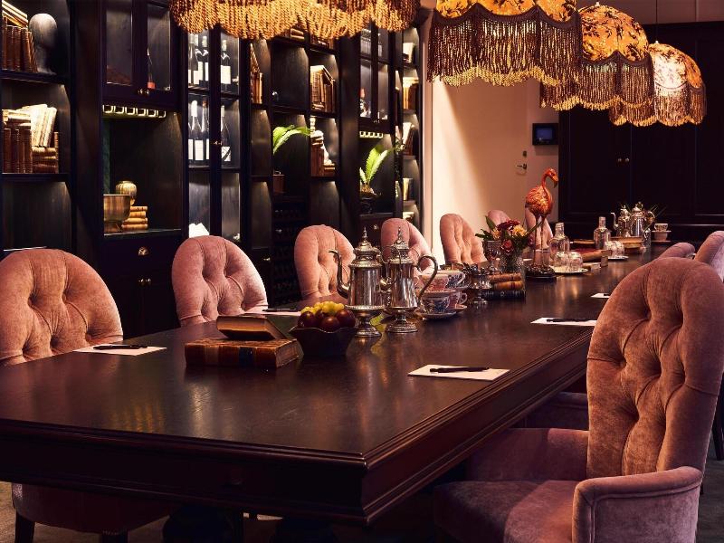 MJ'S Hotel image