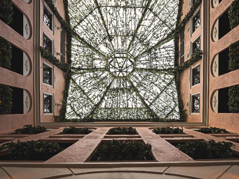 MJ'S Hotel image
