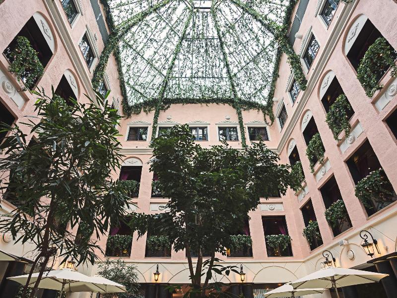 MJ'S Hotel image