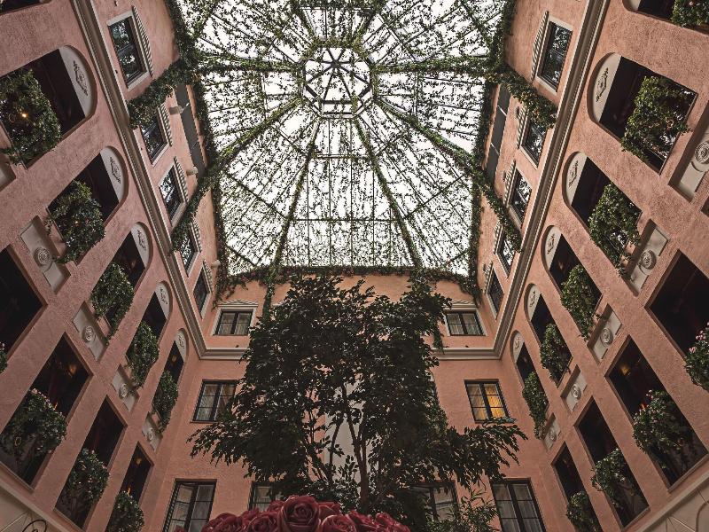 MJ'S Hotel image