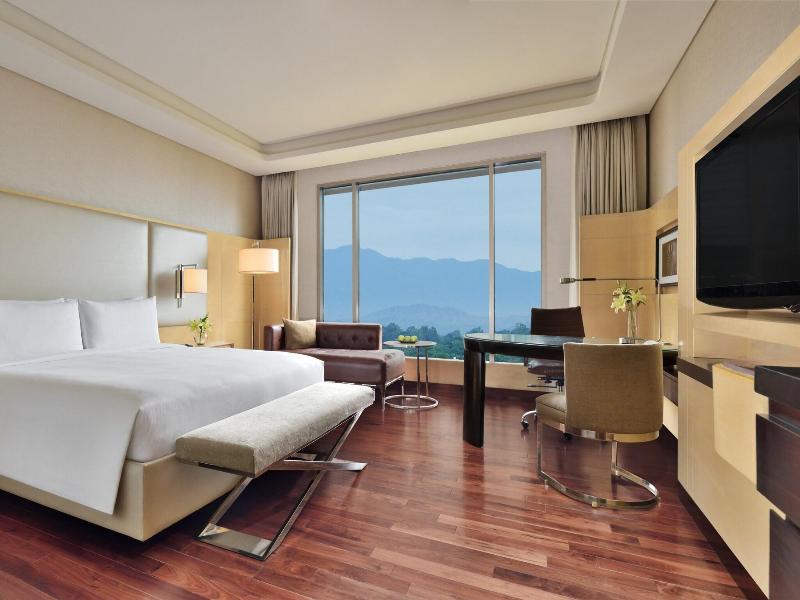 JW Marriott Hotel Chandigarh image