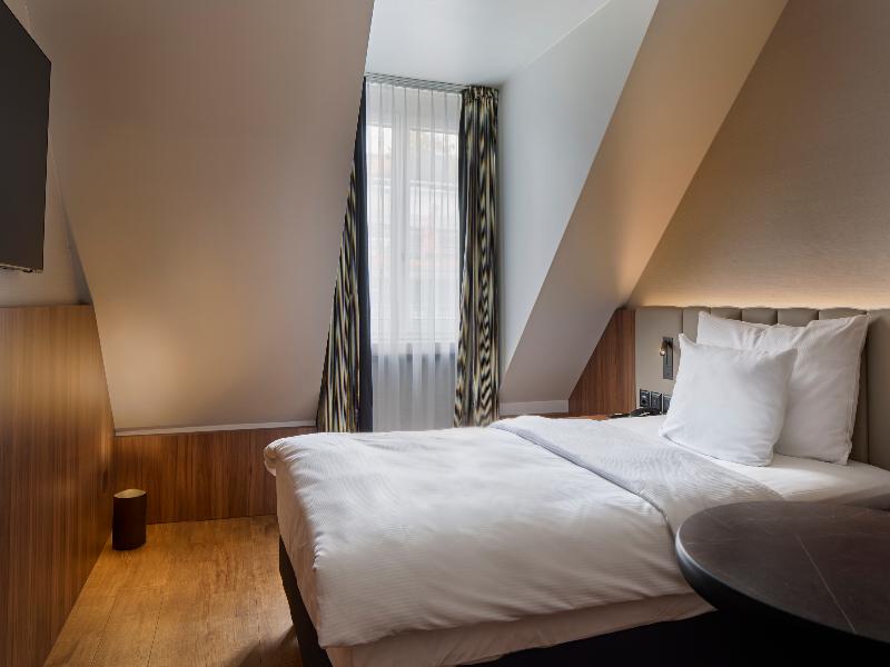 Central Plaza Hotel image