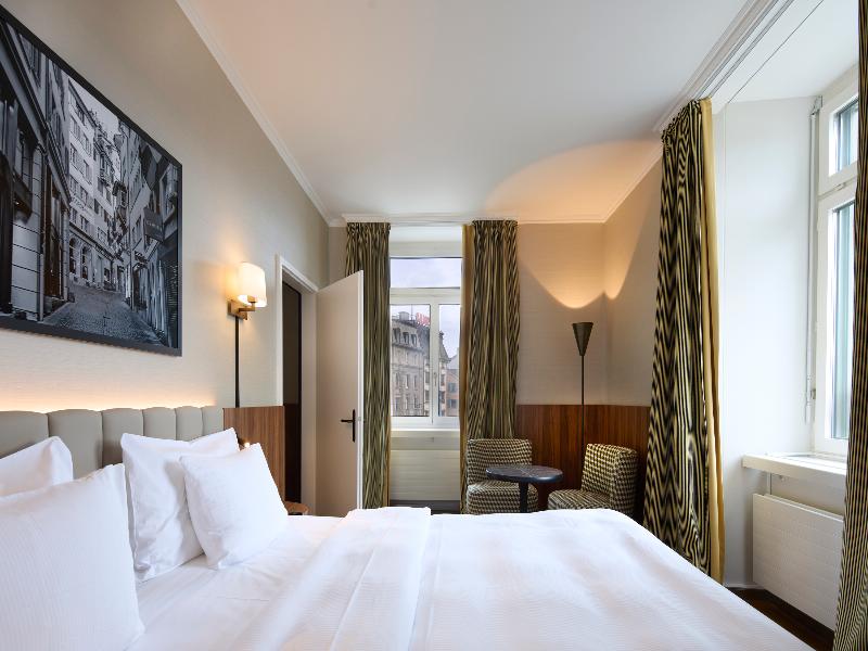Central Plaza Hotel image