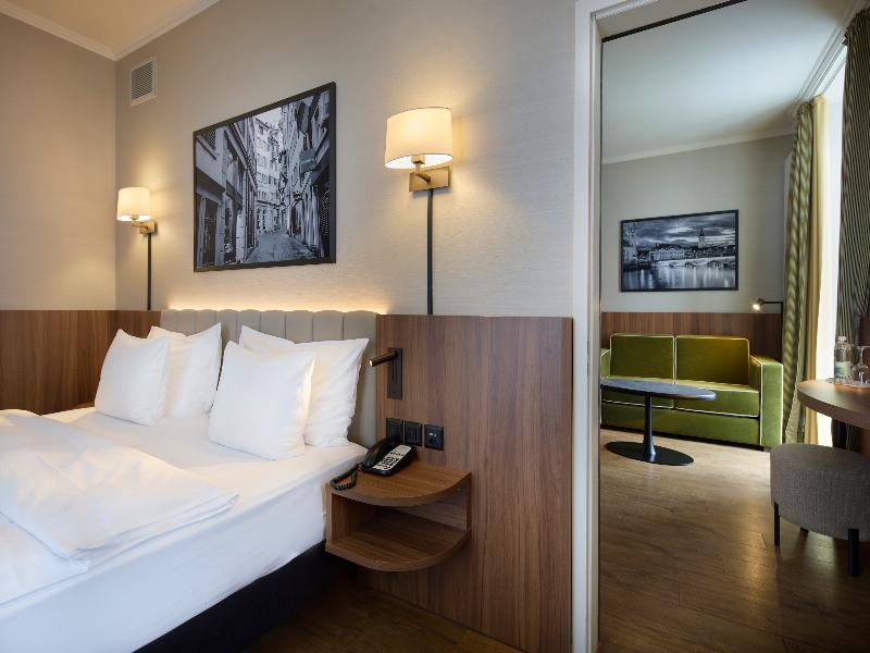 Central Plaza Hotel image