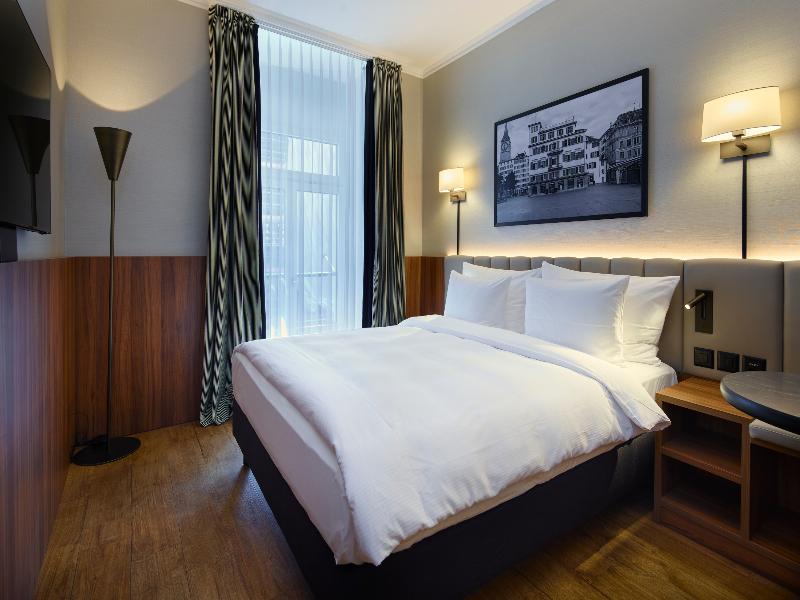 Central Plaza Hotel image