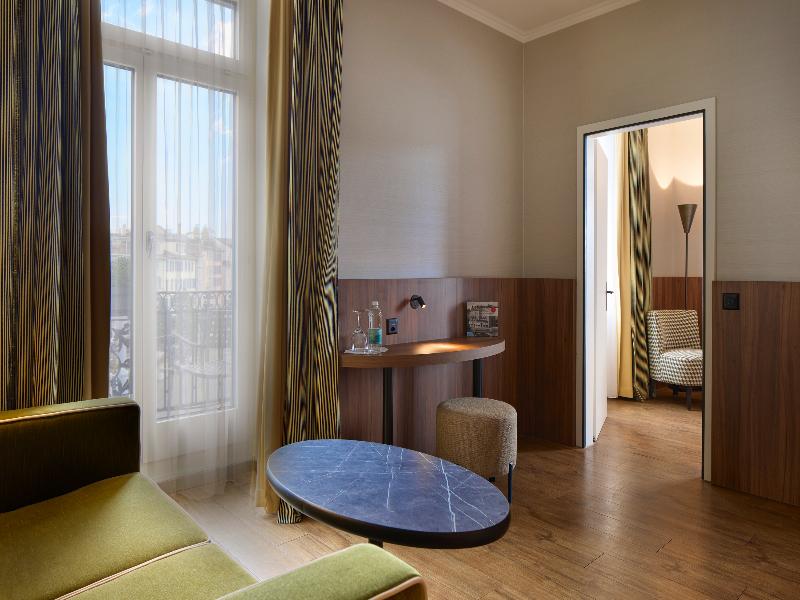 Central Plaza Hotel image