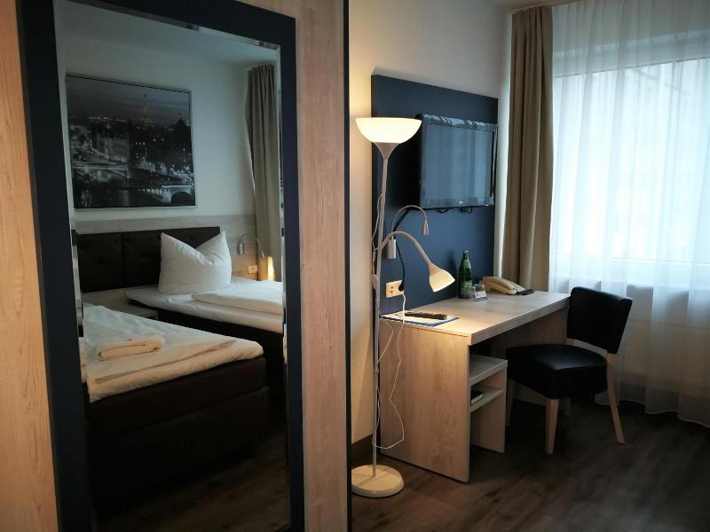 Hotel Near By image
