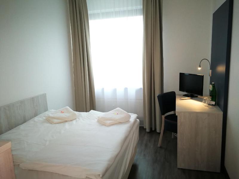 Hotel Near By image
