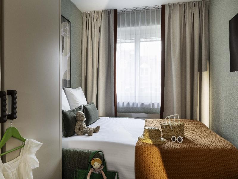 Hotel D image