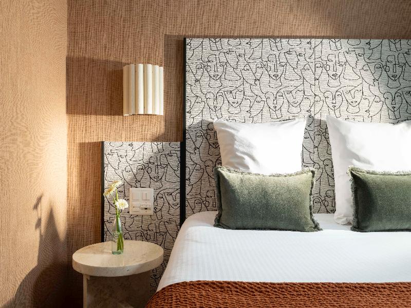 Hotel D image