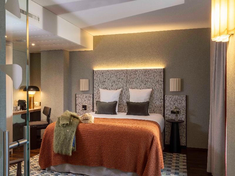 Hotel D image