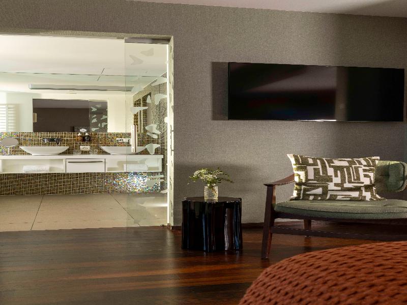 Hotel D image
