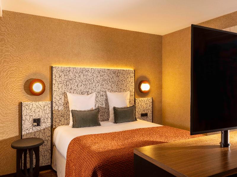 Hotel D image