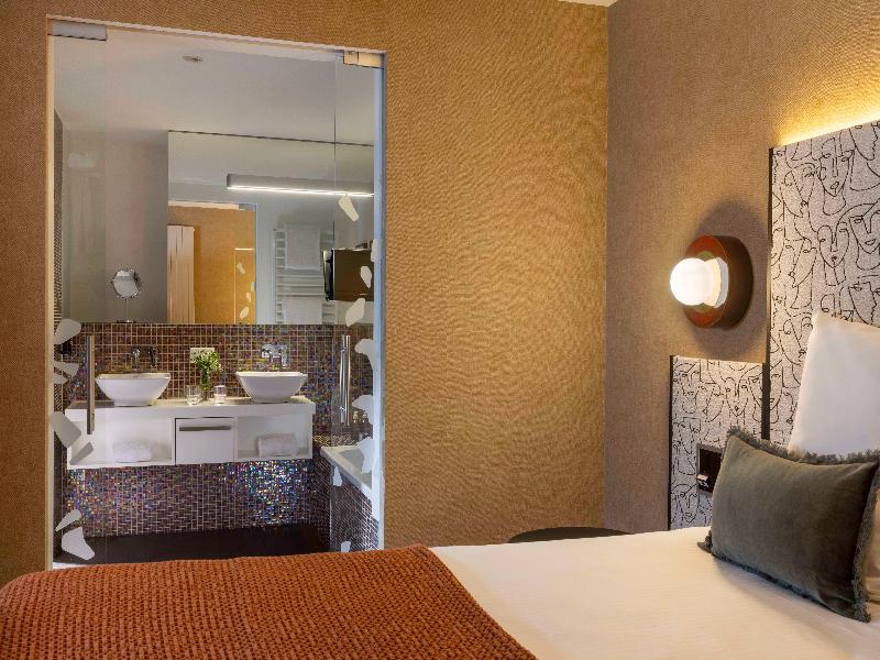 Hotel D image