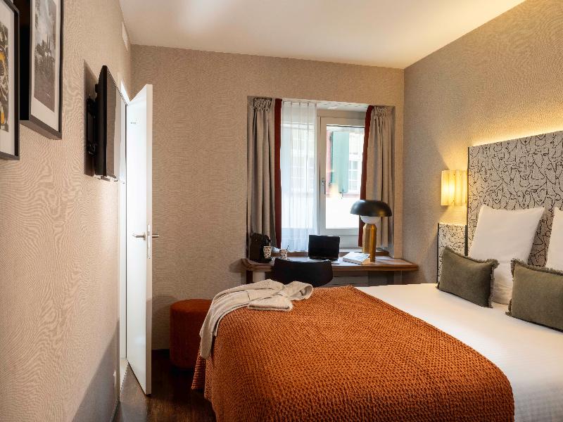 Hotel D image