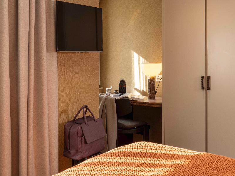 Hotel D image