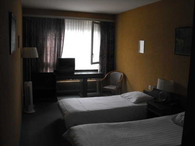 Hotel 33