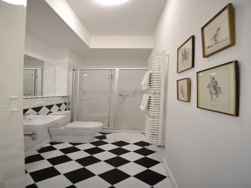 Crystal Suites Old Town image
