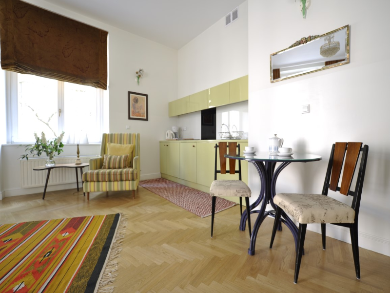 Crystal Suites Old Town image
