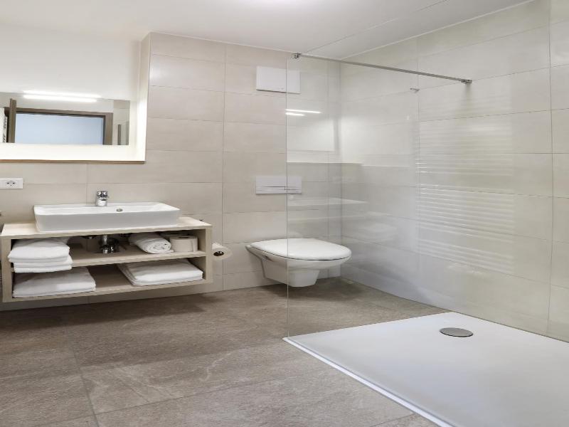 Adina Apartment Hotel Berlin Checkpoint Charlie image