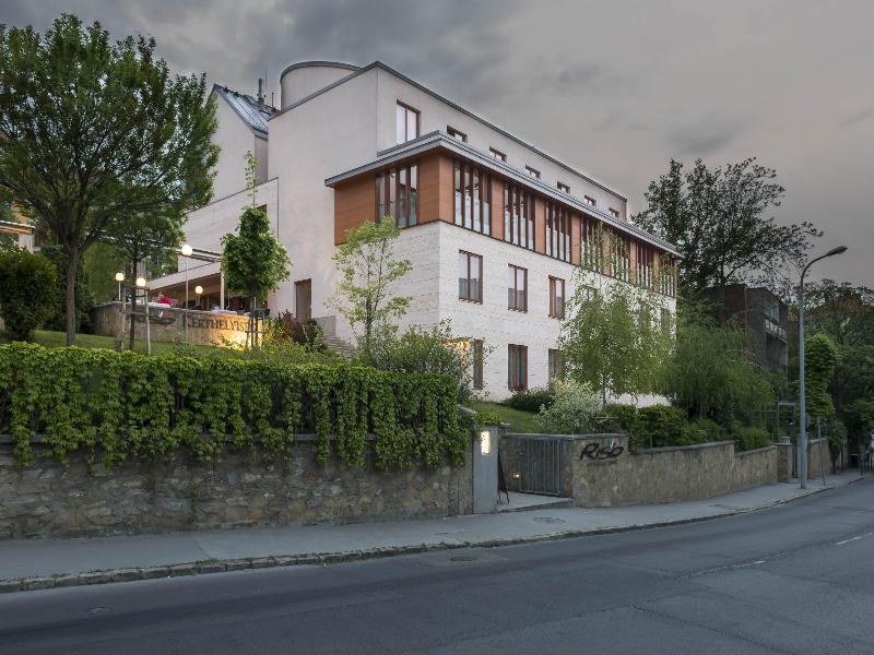 Hotel Castle Garden image