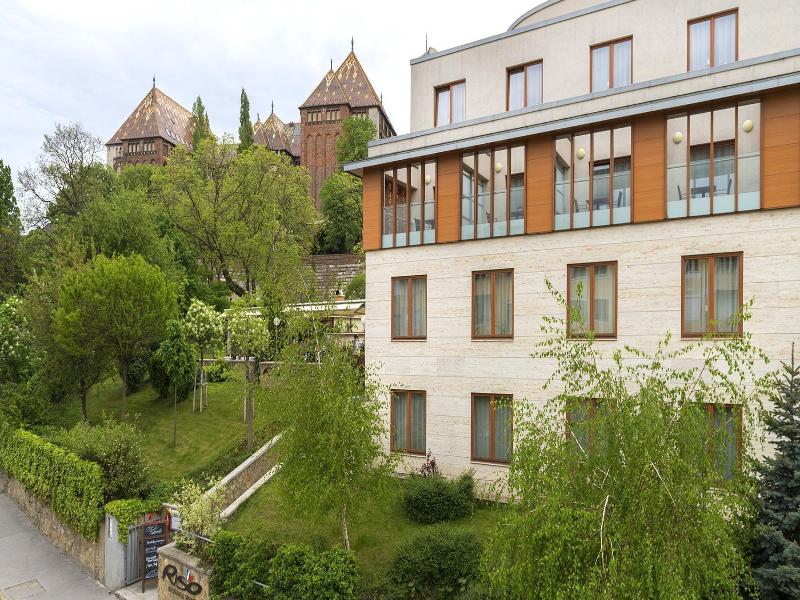 Hotel Castle Garden image