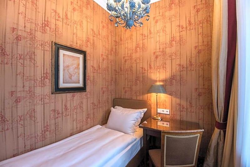 Hotel City House image