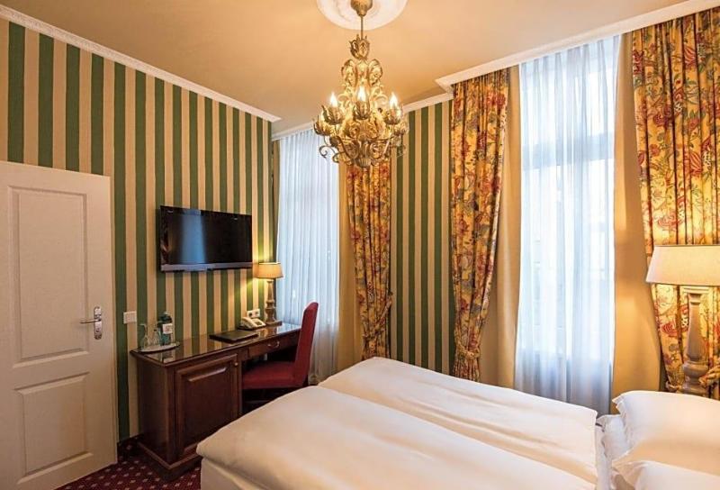 Hotel City House image