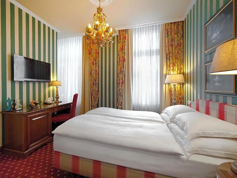 Hotel City House image