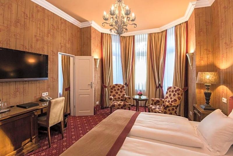 Hotel City House image