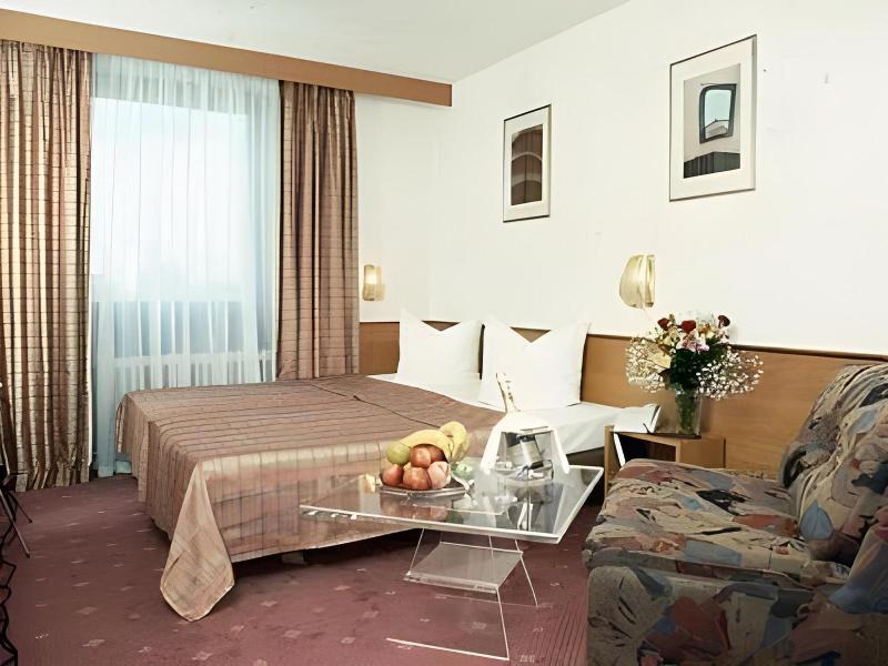 Hotel Montree image